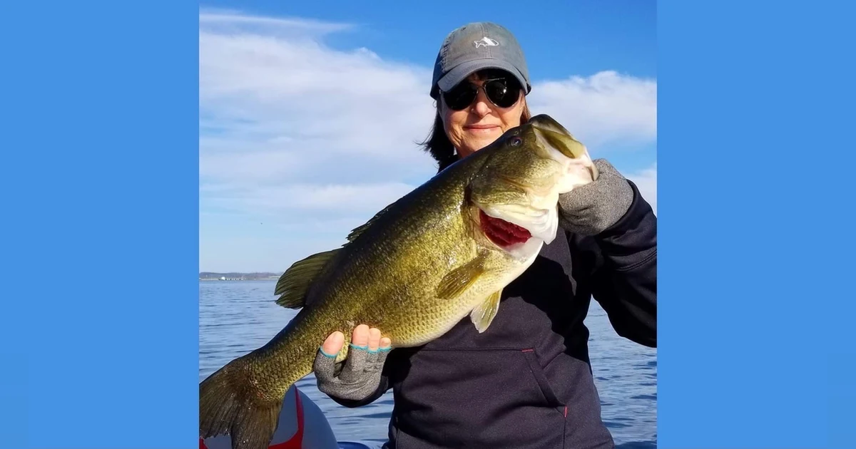 EP. 237 Lake Guntersville, the Bass Fishing Mecca with Legendary Captain Betty Stahl
