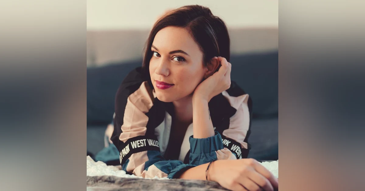 Alt-Pop Singer Songwriter X.Ari