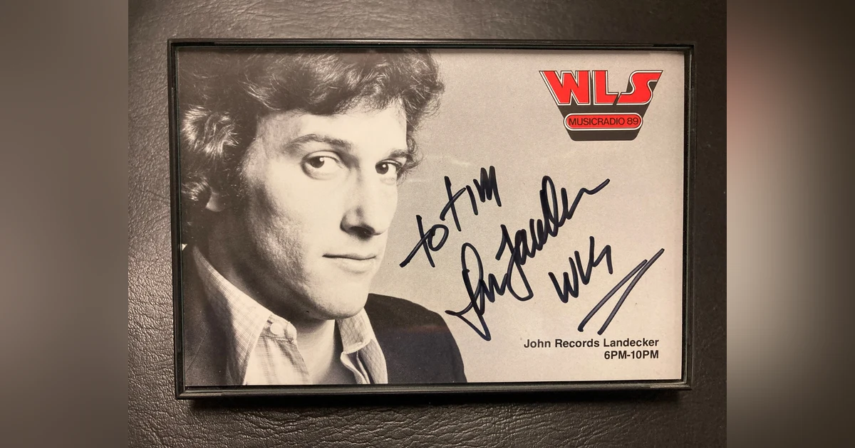 S1 E51  JOHN LANDECKER SHOW on WGN radio with Tim Larson - 9pm Hour