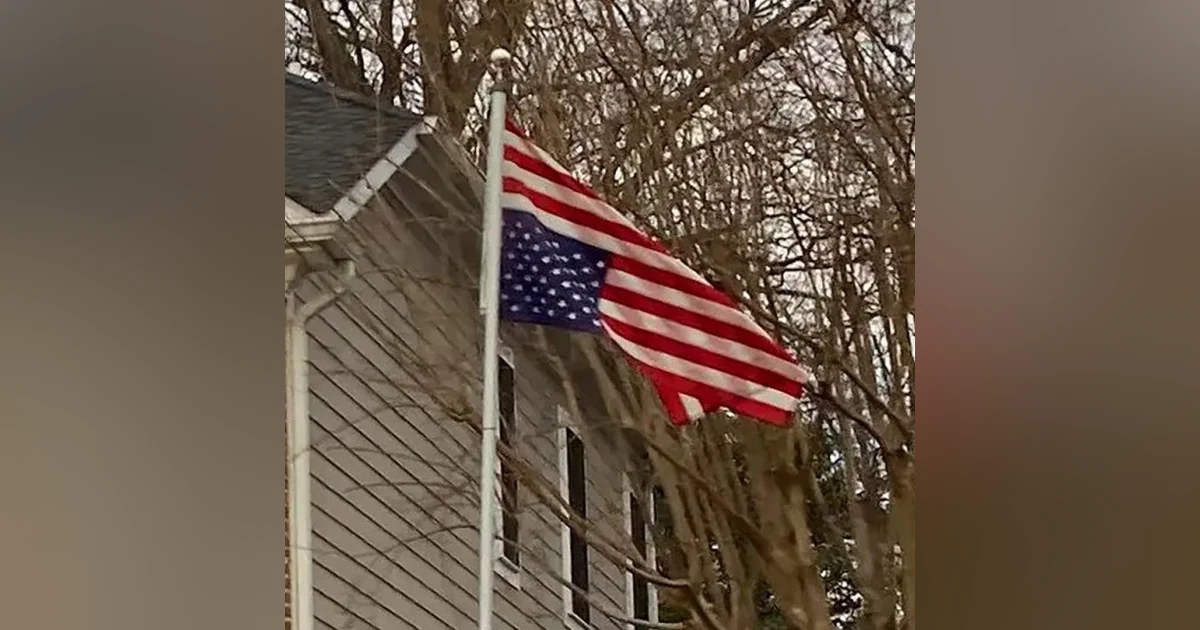 Alito's Flag Controversy, the 10 Commandments, and Courtroom Decorum.
