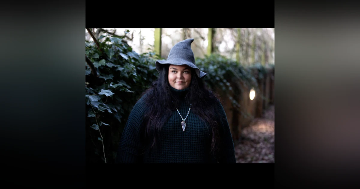 Guest Kylie Anna - Are you connecting with your spirit guides, living in alignment and exploring your Akashic records