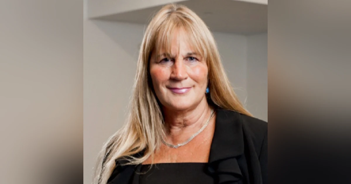 144. Minimalist Shoes, Running Mechanics & Barefoot Training | Irene Davis, PhD, PT