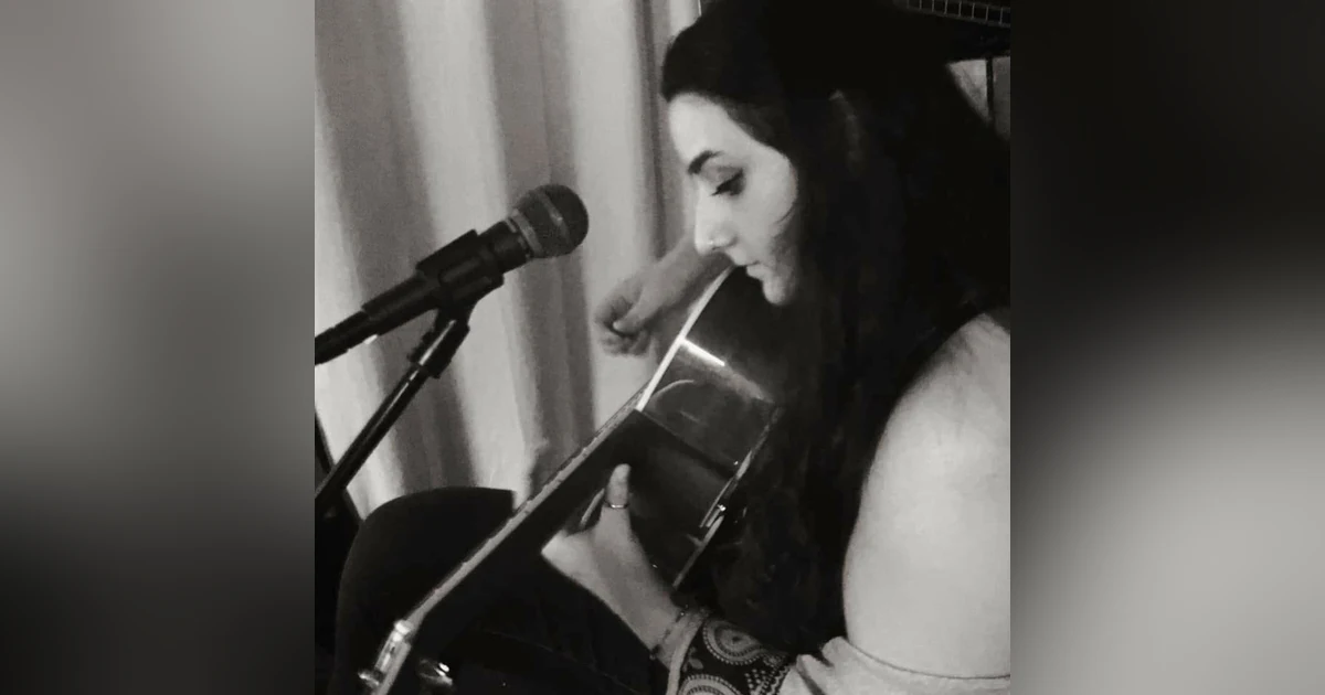 Iliana Lewis live from "The Bird's Nest"
