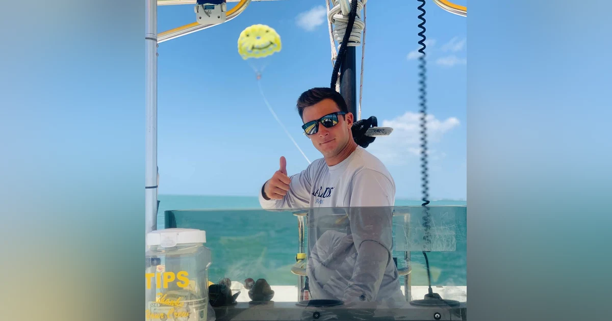 High Tides and Higher Rides: How Justin Beard Acquired & Built A Thriving Parasailing Business - Episode #150