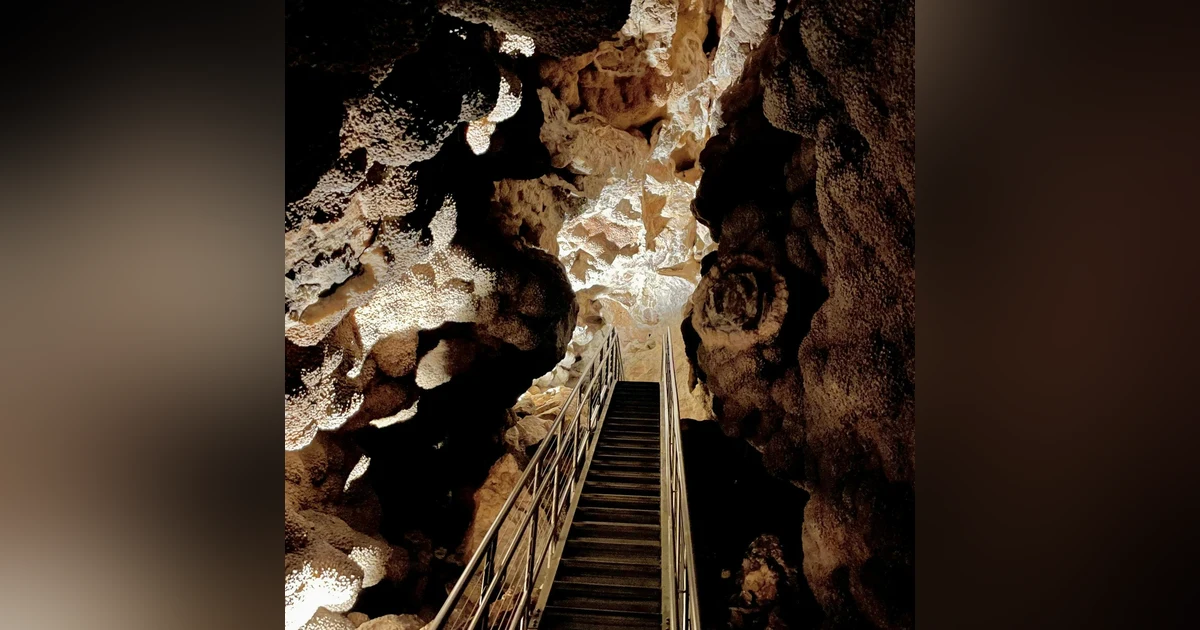 #122: The Underground World of Jewel Cave and Wind Cave