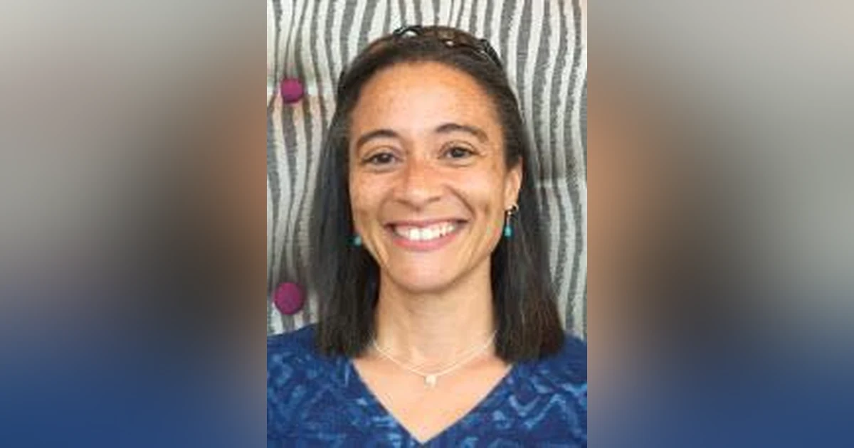 Episode #230: Holly Stuart