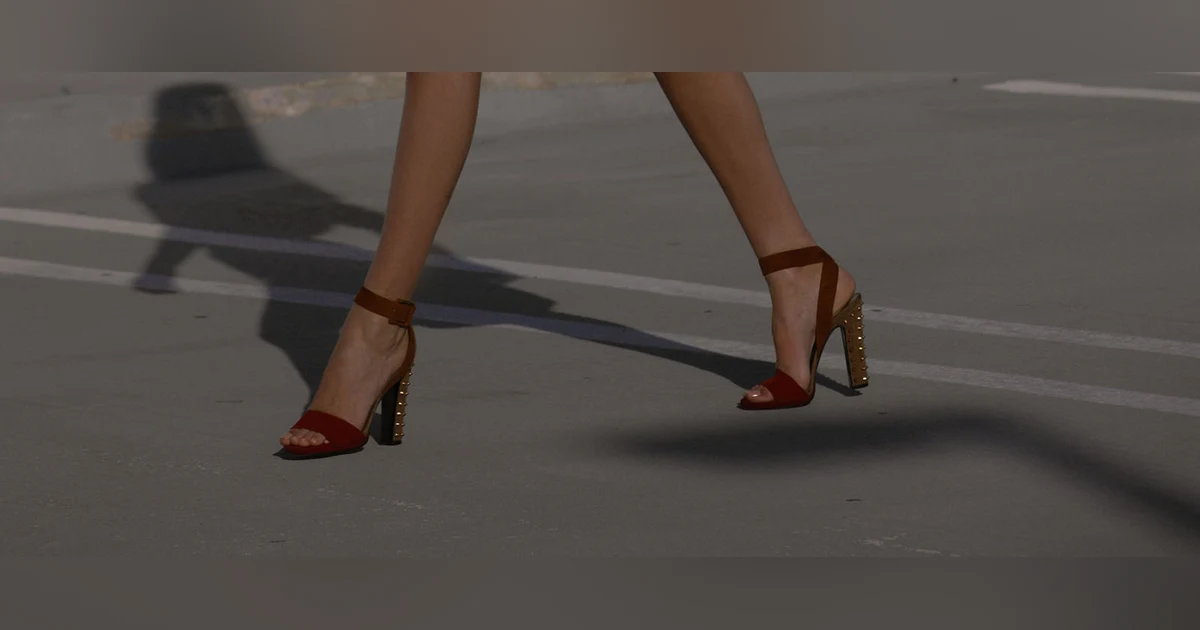 Episode 21: Emily Splichal- A Podiatrist That Endorses High Heels?
