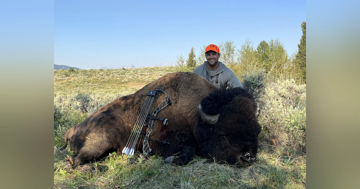 148. Bowhunting with Sam Davis