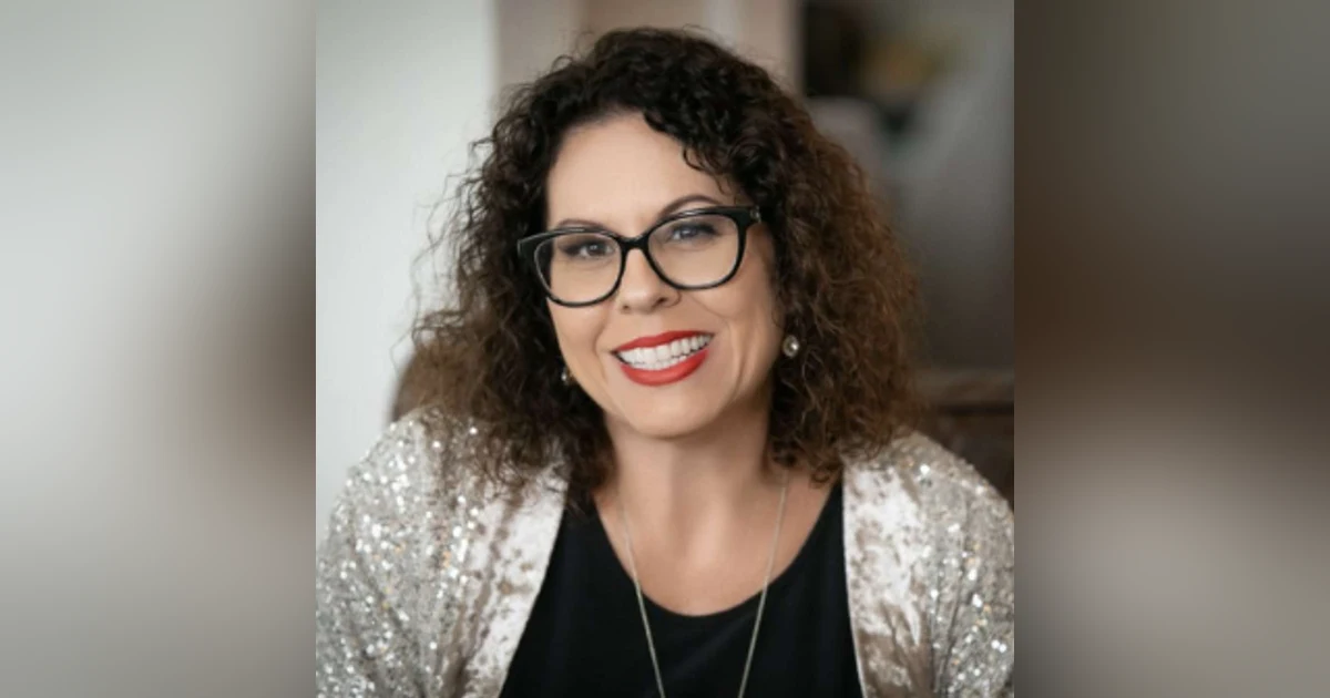 How to Find Your Audience and Get Booked 600 Times as a Speaker