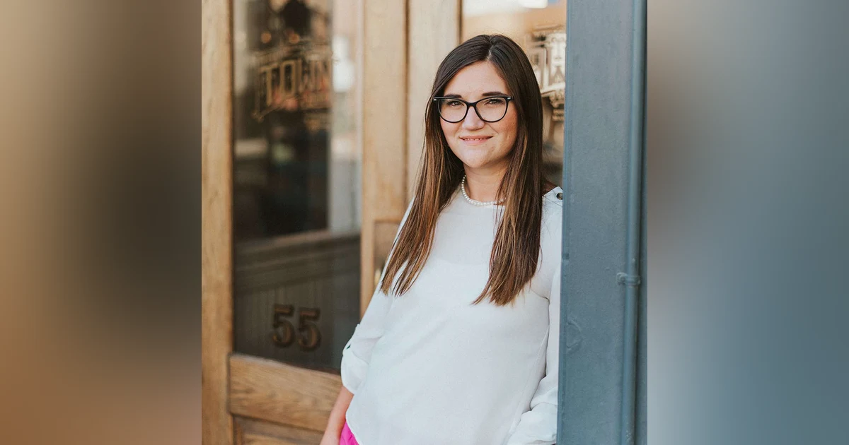 Bridging the gap between mothers receiving the mental health care they deserve. Brooke Anderson shares her story about surviving Postpartum psychosis, complete muscular paralysis and degenerative genetic disorders.