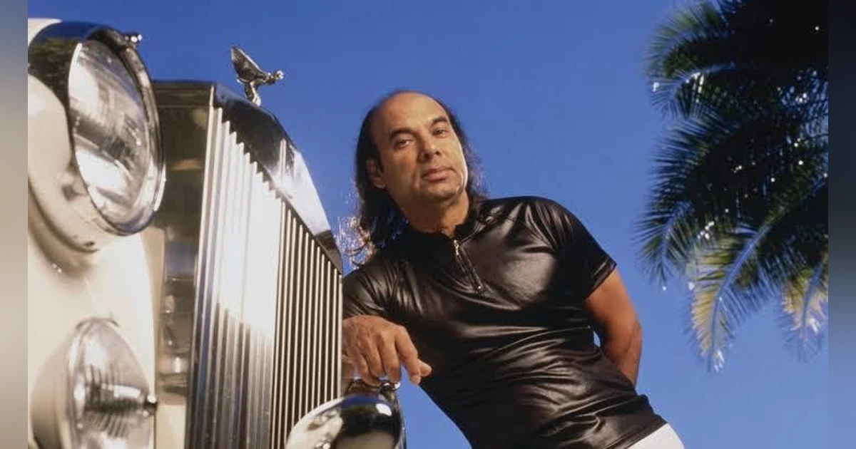 EP 29 | The Hot Yoga Cult of Bikram Choudhury