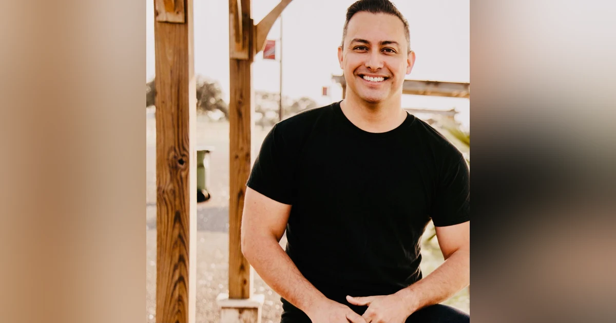 From Side Hustle to Startup: Ed Rocha gives us a road map to build a business.
