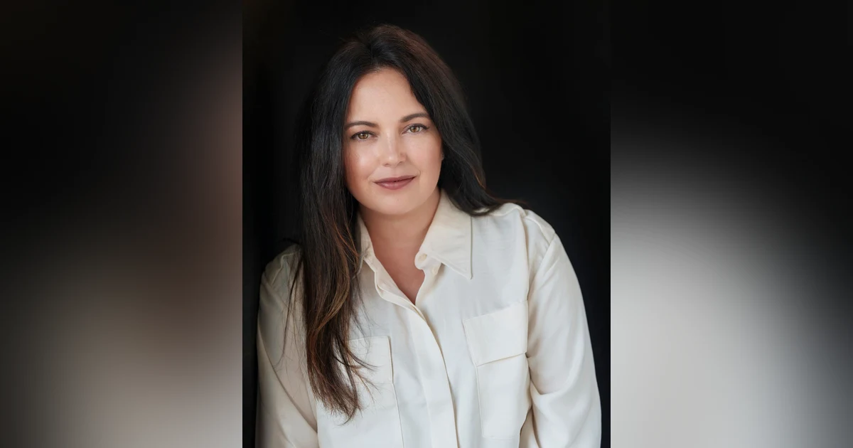 EP 218: WHAT IT TAKES TO BUILD A BOOMING LIFESTYLE BRAND WITH LACI HEWETT