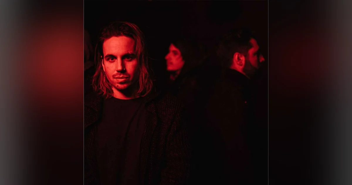 OVTLIER  - Frontman Joey