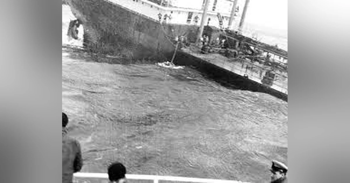 MIRACLE OFF CAPE COD (PT 2)  THE PENDLETON/FT.MERCER TANKER RESCUES 1952