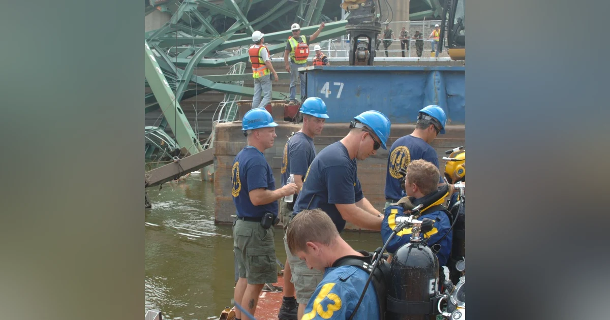 Mobile Diving and Salvage Unit Two at The Minneapolis Bridge Collapse in 2007