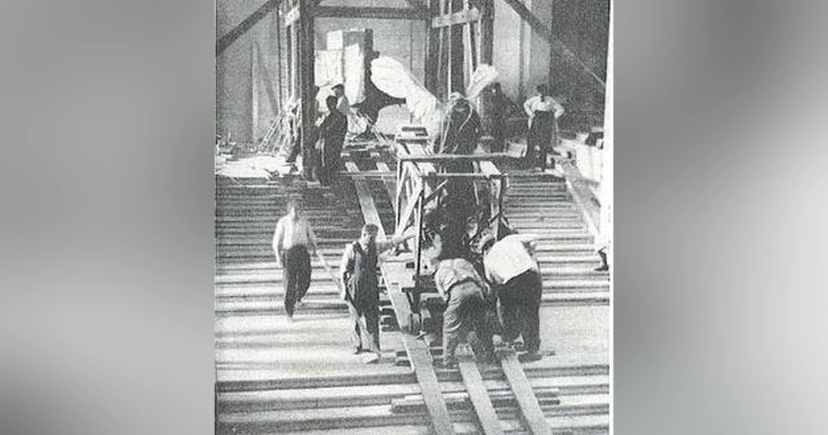 History of the Louvre Chapter 10: The Louvre under Siege