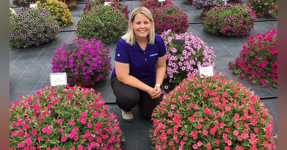 Episode 48:  The Power of Photoperiod for Better Flower Production with Dr. Alicain Carlson