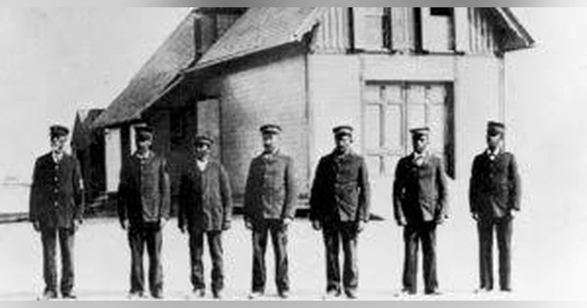 THE DARING SEA RESCUE OF THE E.S. NEWMAN & OTHER LIVE SAVING LEGENDS