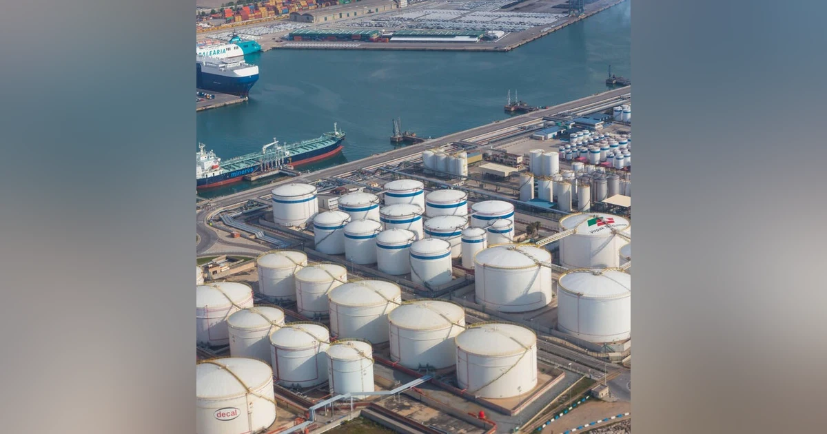 La Bolsa: El Ibex 35 cotiza plano mientras el petróleo se mantiene por encima de los 100 dólares